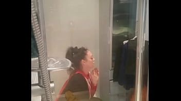 play Puta ucraniana milf espiada en el baño cámara oculta