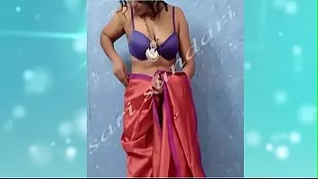 চালান ব্লাউজ ছাড়া লাল শাড়ি আকাশী নীল রঙের ব্রা পরা