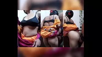 play Video xxx indian. soția satului indian trișează și se bucură cu iubitul ei.