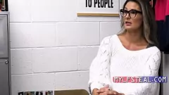 play Catturato dalla mia calda matrigna MILF: un incontro tabù