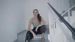 播放 楼梯间口交和猫爆炸以劳拉（Laura）为特色