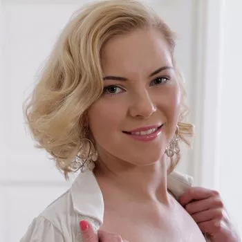 قناة Angie Koks