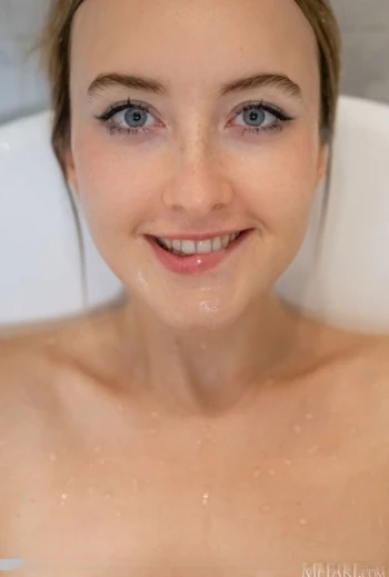 色情明星 Ann Joy
